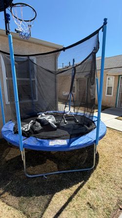 Free trampoline. Pickup and disassembly only.