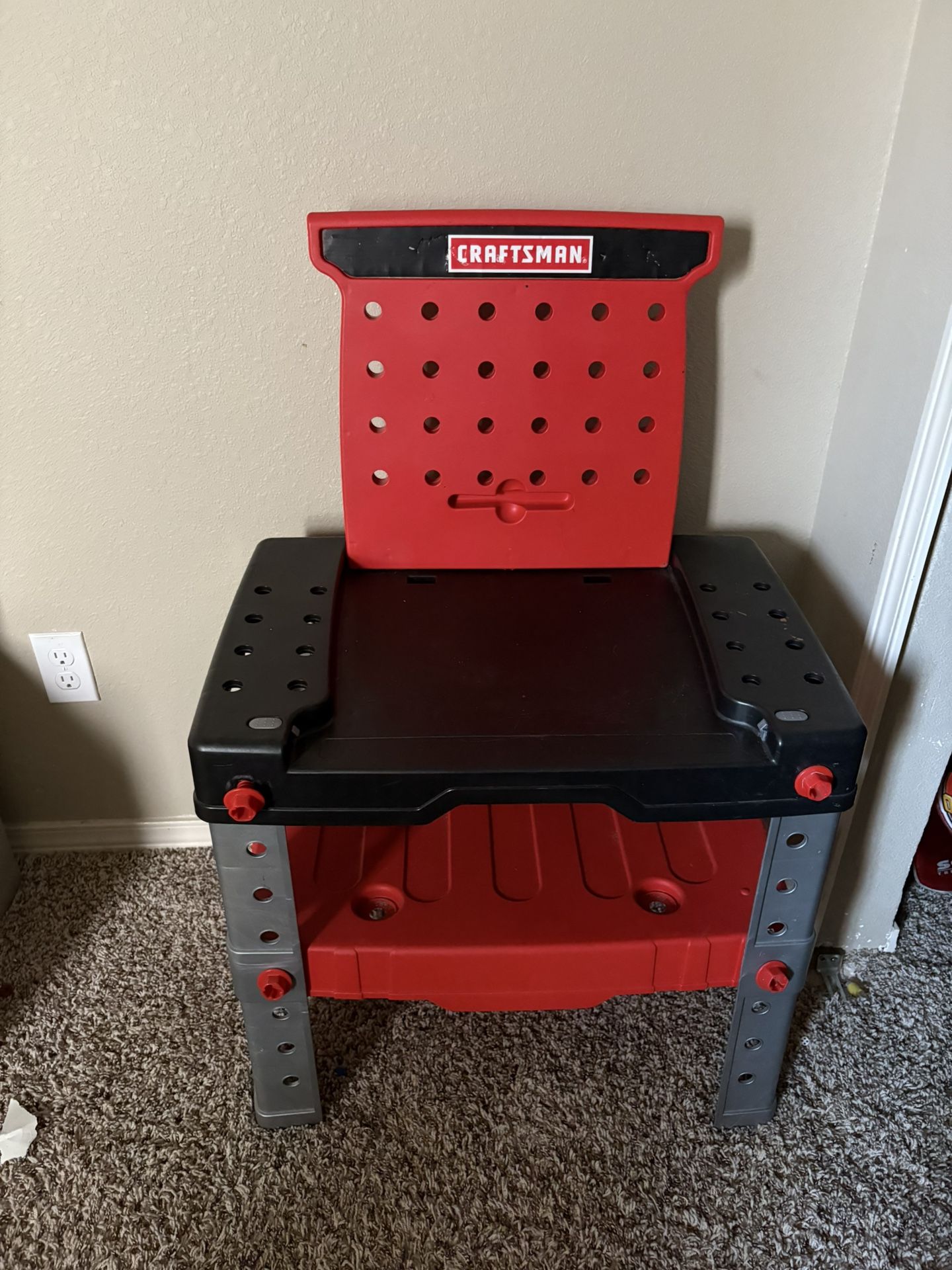 Toy Craftsman Station