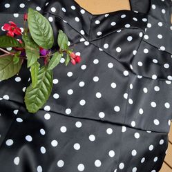 White House Black Market black satin Pin Up polka dot wiggle dress size 6
