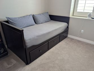 IKEA  Hemnes Daybed - Like NEW
