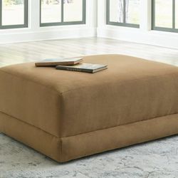 NEW ARRIVAL ! Ashley Furniture Lainee Ottoman

