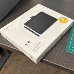 WACOM INTUOS DRAWING TABLET W/ BLUETOOTH 