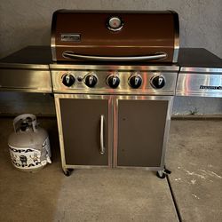 Bbq Grill With 1 Propane Tank $150.