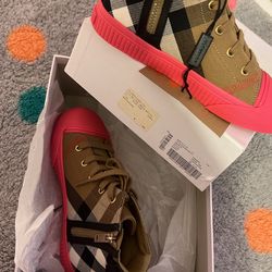 Girls Burberry Shoes Size 32
