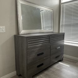 6 Drawer Dresser With Detachable Mirror 