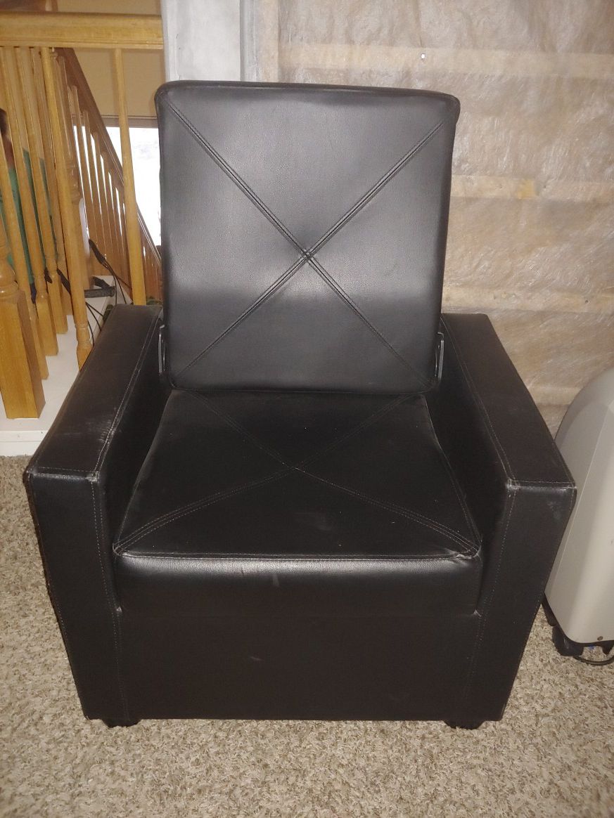 Xrocker gaming chair with storage and can be Ottoman