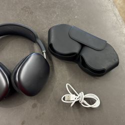 Apple AirPods Max w case and charger NO TRADES  pick up in Tacoma FIRM PRICE 