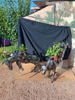 Bucking bull planter