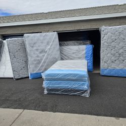 Holiday Special 24/7 Same Day Delivery Se Habla Espanol Single Twin Mattress 99 Full 159 Queen Bed 179 King 229 Cali King 229 All Sizes Available 