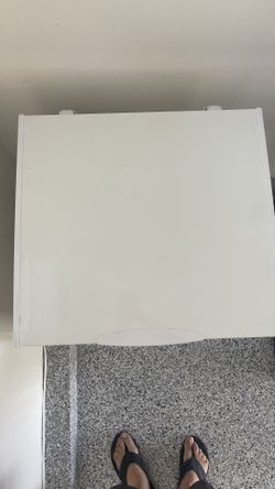 3.5 Cubic Feet Chest Freezer for Sale in Riverside, CA - OfferUp