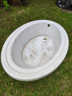 Bath tub