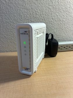 ARRIS SURFboard SB8200 DOCSIS 3.1 Cable Modem, Up to 1 Gbps Plans (Powers on, Untested recently)