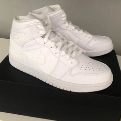 Jordan 1s Triple White Size 11