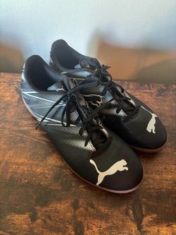 Mens Size 11.5 Puma Soccer indoor Cleats