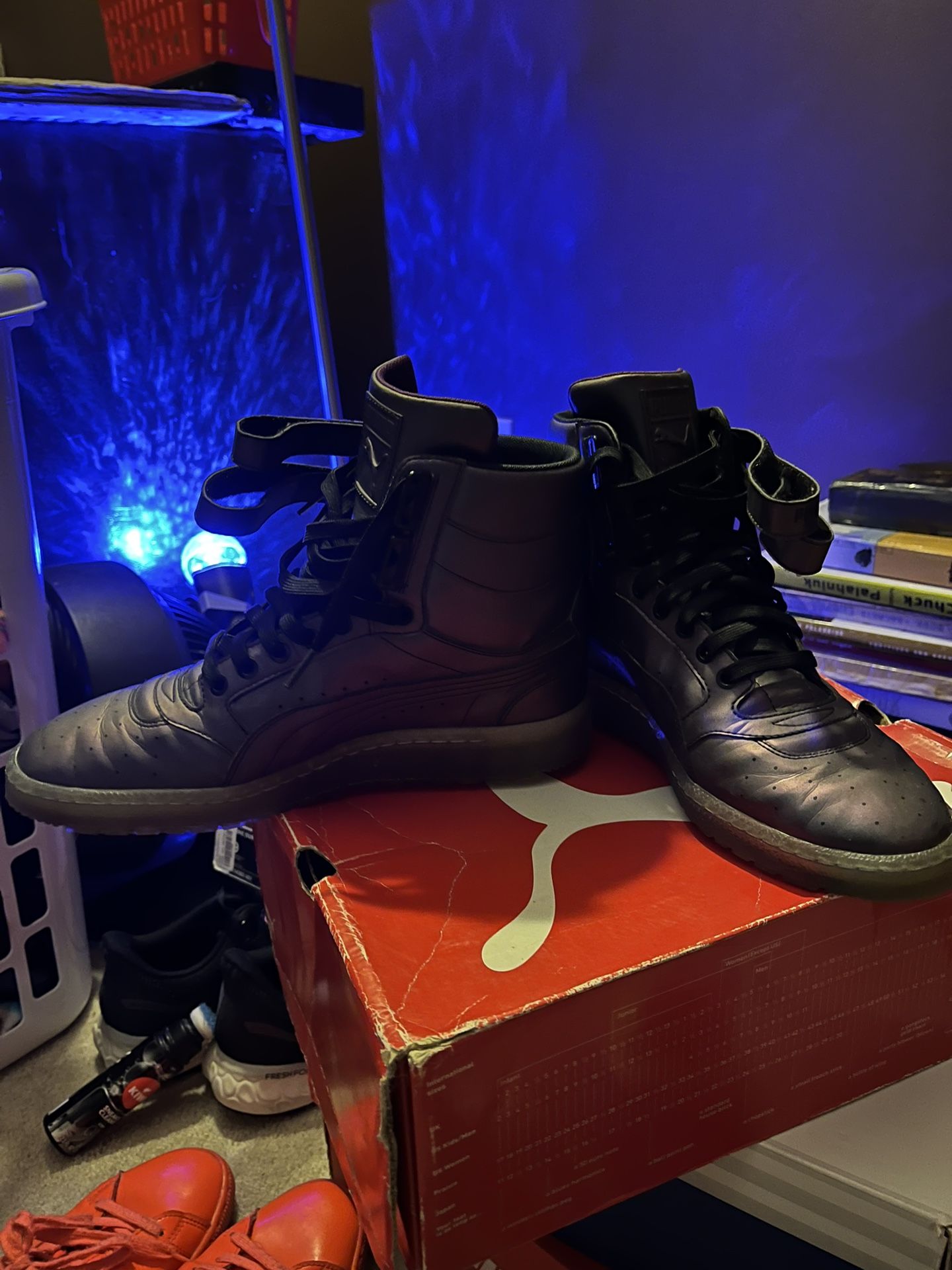 A Sample Colorway Never Released To The General Population. Men’s Sis E8 Women’s 10.5 In Like New Condition. Worn Once For A Photo shoot 