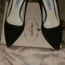 Gently used Prada Camoscio Basic Nero 38