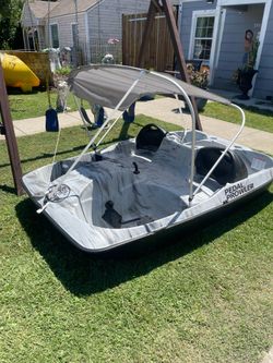 Bass Pro shop paddleboat