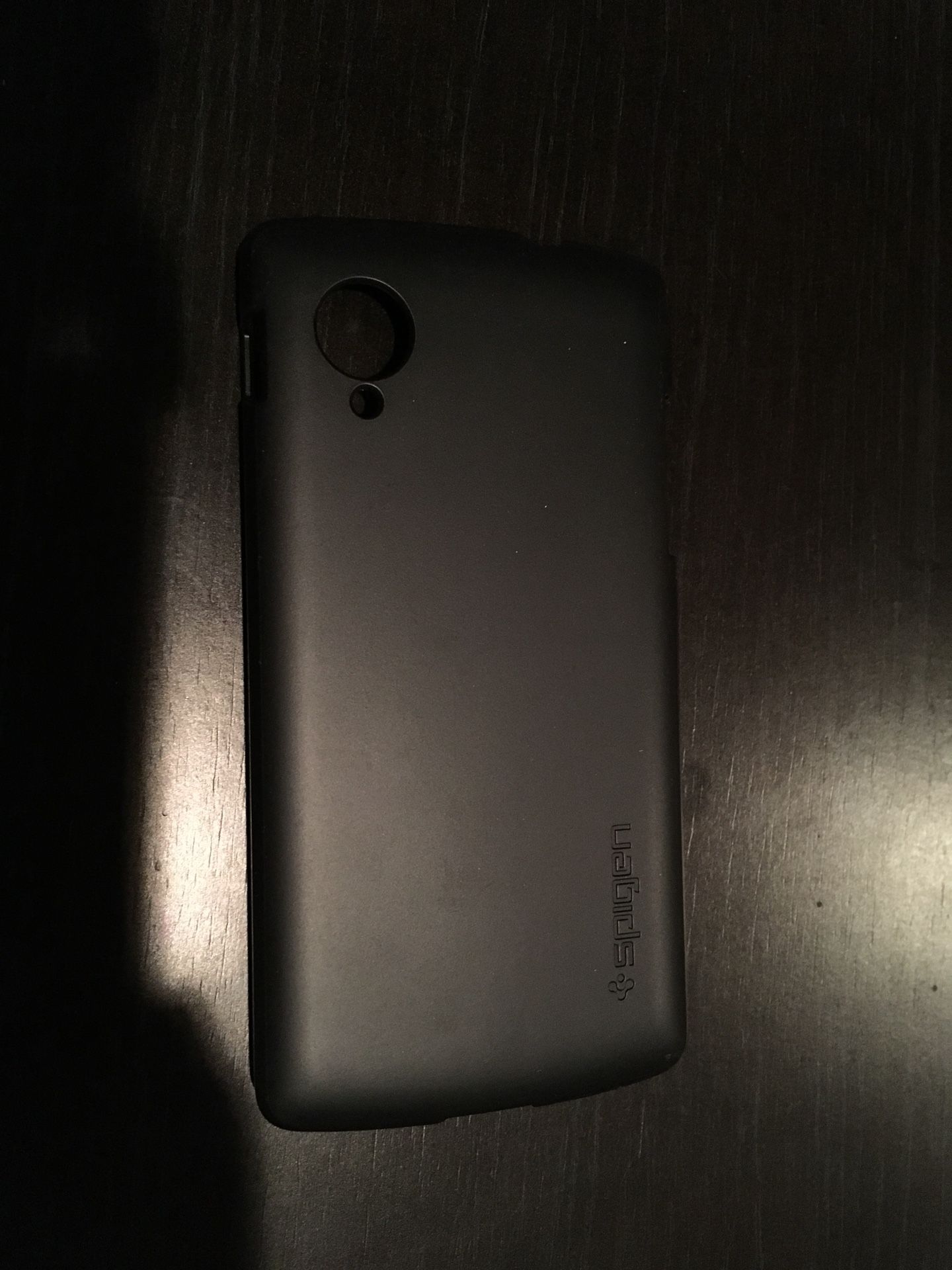 2 cases for Nexus 5 (Spigen)