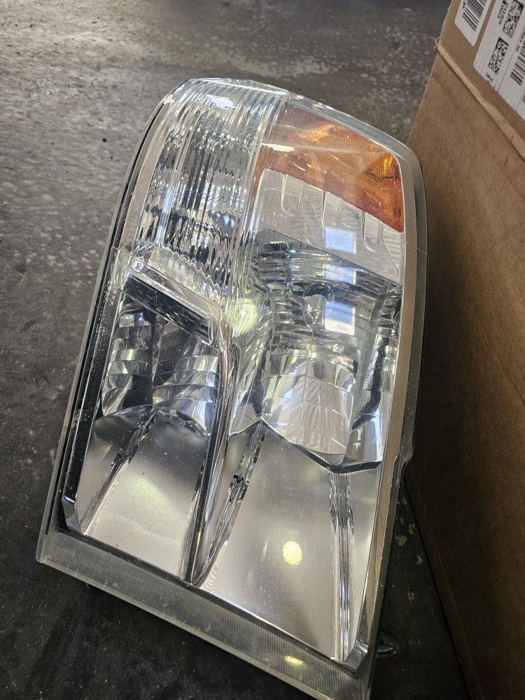 15-18 Ram 2500 Headlights 