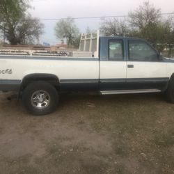1990 Extended Cap 4x4 New Tires Good Condition . 