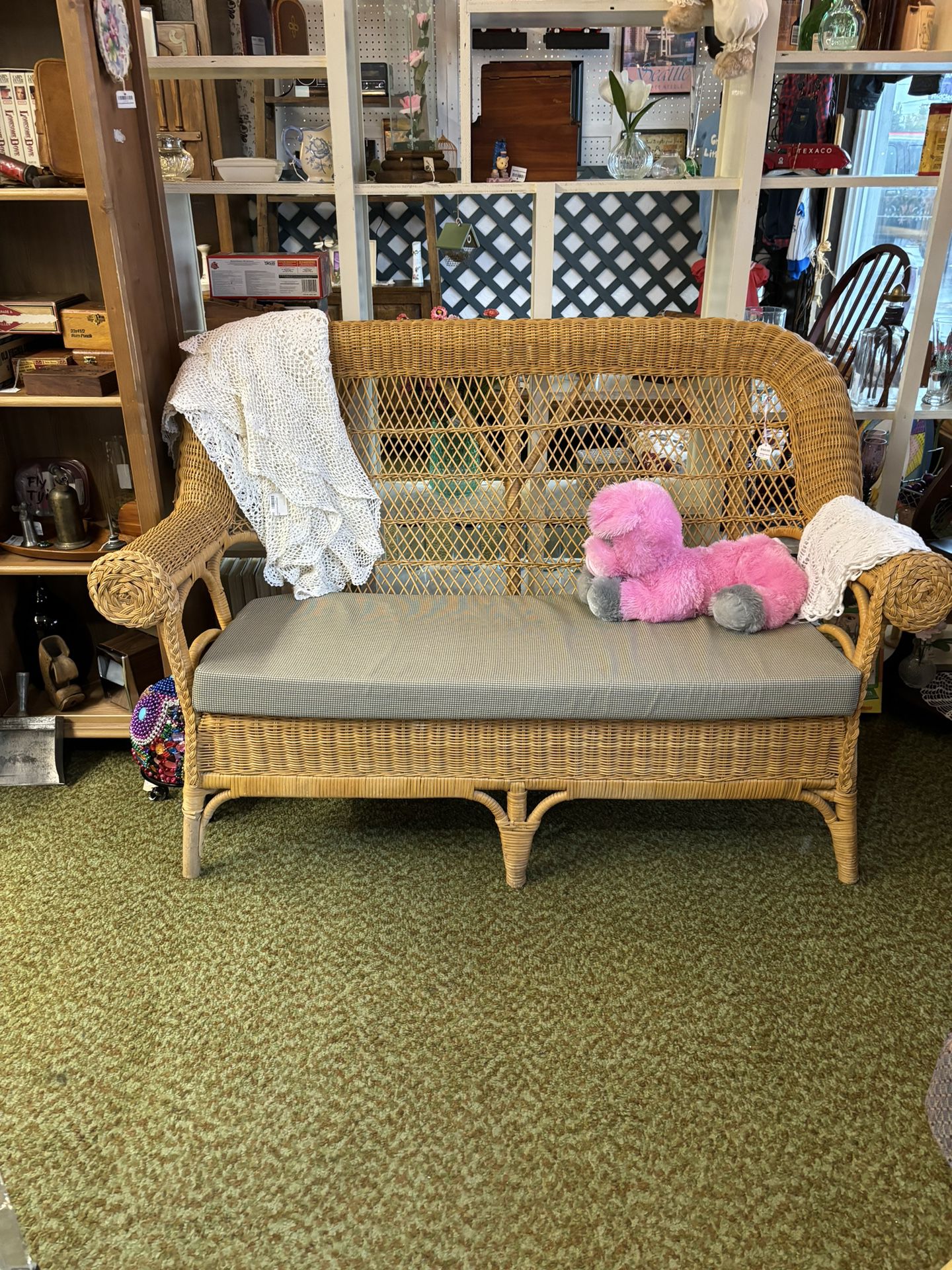 Booth Reset Wicker-watermelon Dishes-rocking Chairs, Bookcases, Vintage Radios etc. Can Be Viewed At Pacific Antiques Mall In Tacoma-Space 423!!