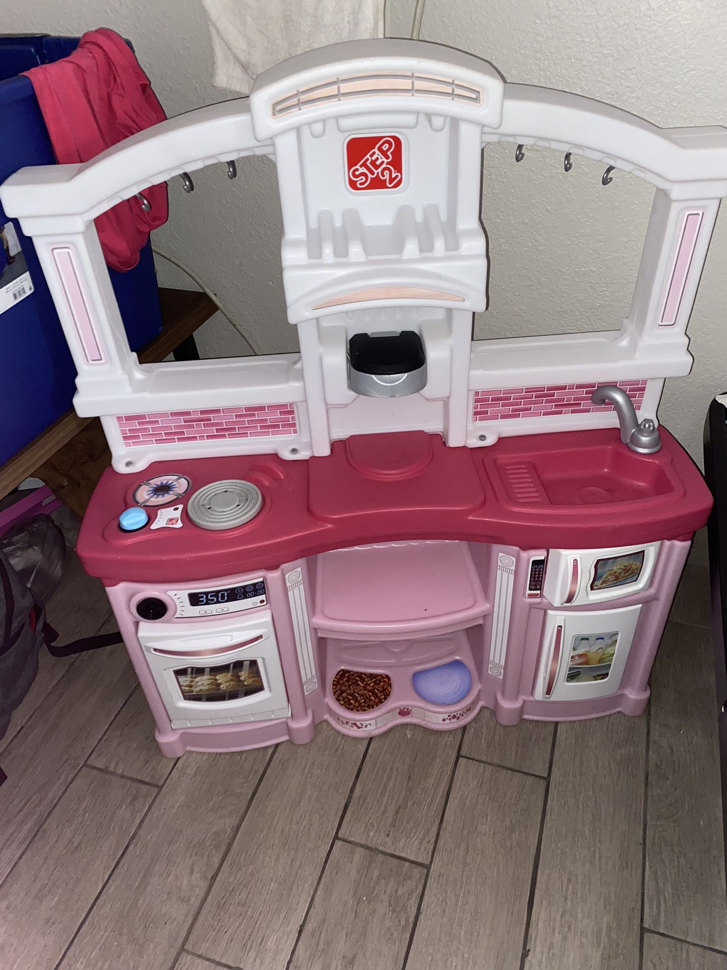 Play Kitchen 