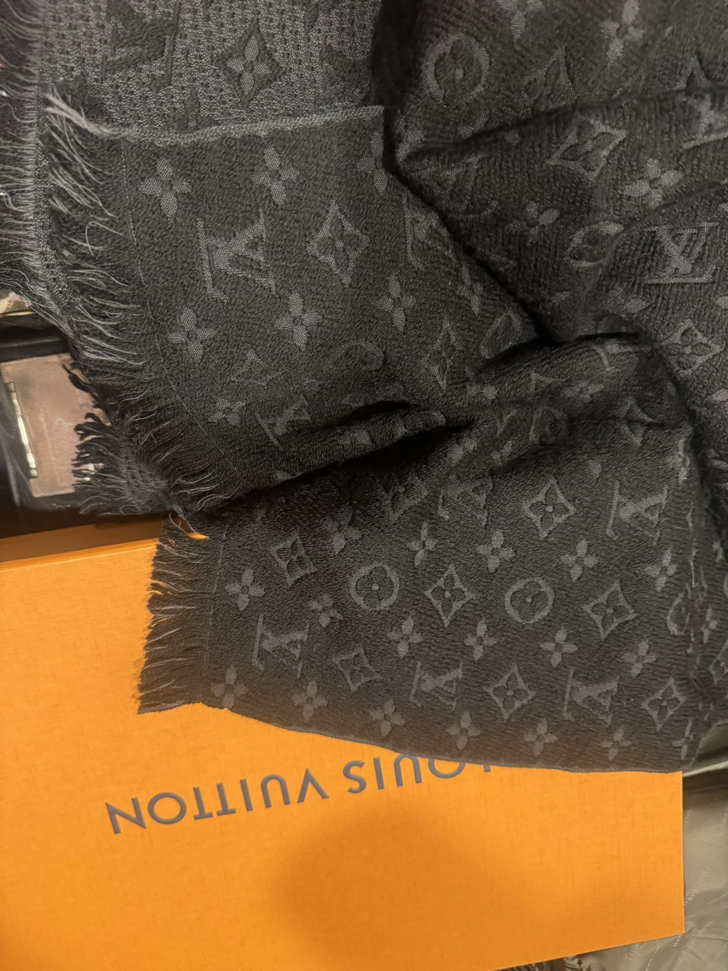 LOUIS VUITTON SCARF
