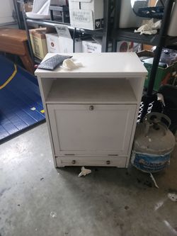 Dog food storage table