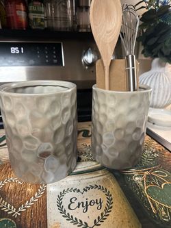 Modern Hammered Ceramic Kitchen Utility Crock Set with Utensils