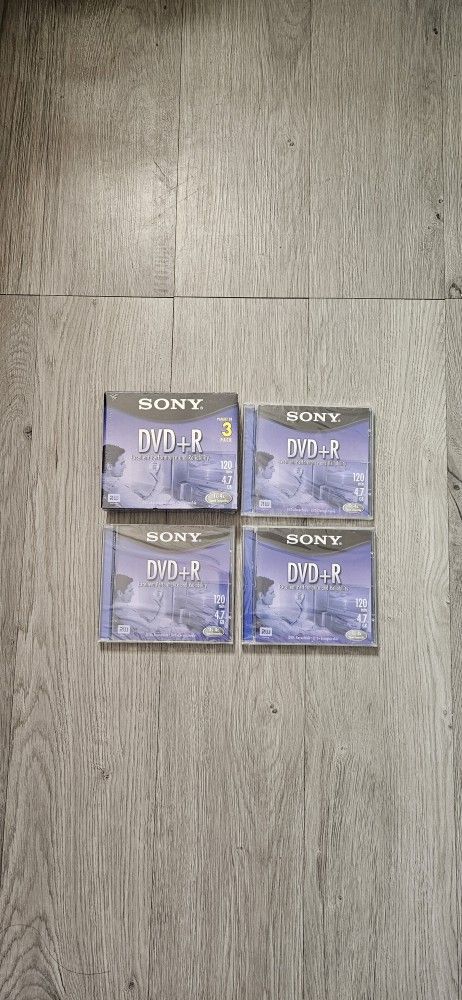 Sony DvD + R 3 Disc Pack and 3 single cases 1.20 Minutes 4.7GB (Factory Sealed)