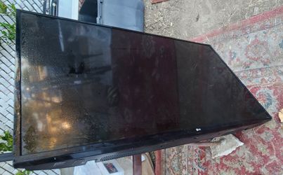 LG 49 Inch 4K Ultra HD Smart LED With Remote And Cord TESTED WORKS!!