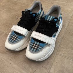 Burberry Shoes SZ 44