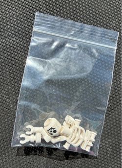 LEGO MiniFigure~Pirates of the Caribbean~Skeleton(New without tags)
