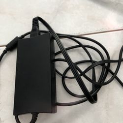 Dell Ac/dc Adapter 130w / Model DA130PE1-00