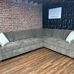 Delivery Available Brown thomasville L shape sectional sofa couch
