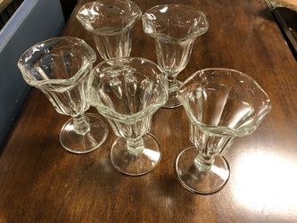 5 glass sundae cups