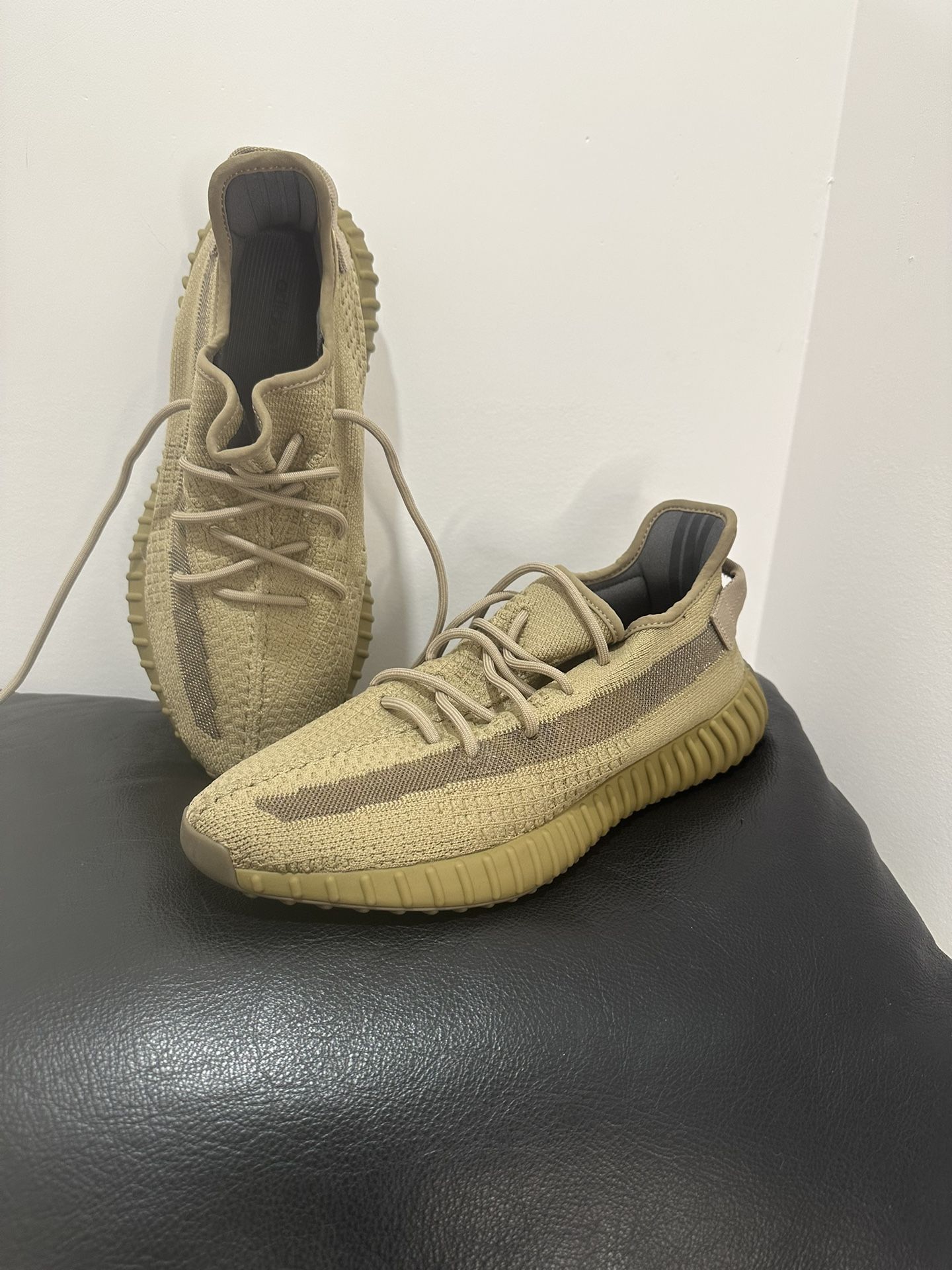 Yeezy Boost 350 “Sulfur” Never Worn Outdoors size 11 - www  display picture 3