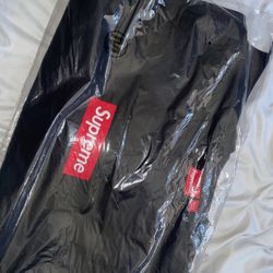 Supreme Box Logo Sweater Size Medium With Receipt 