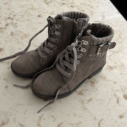 Girls hiking Boots