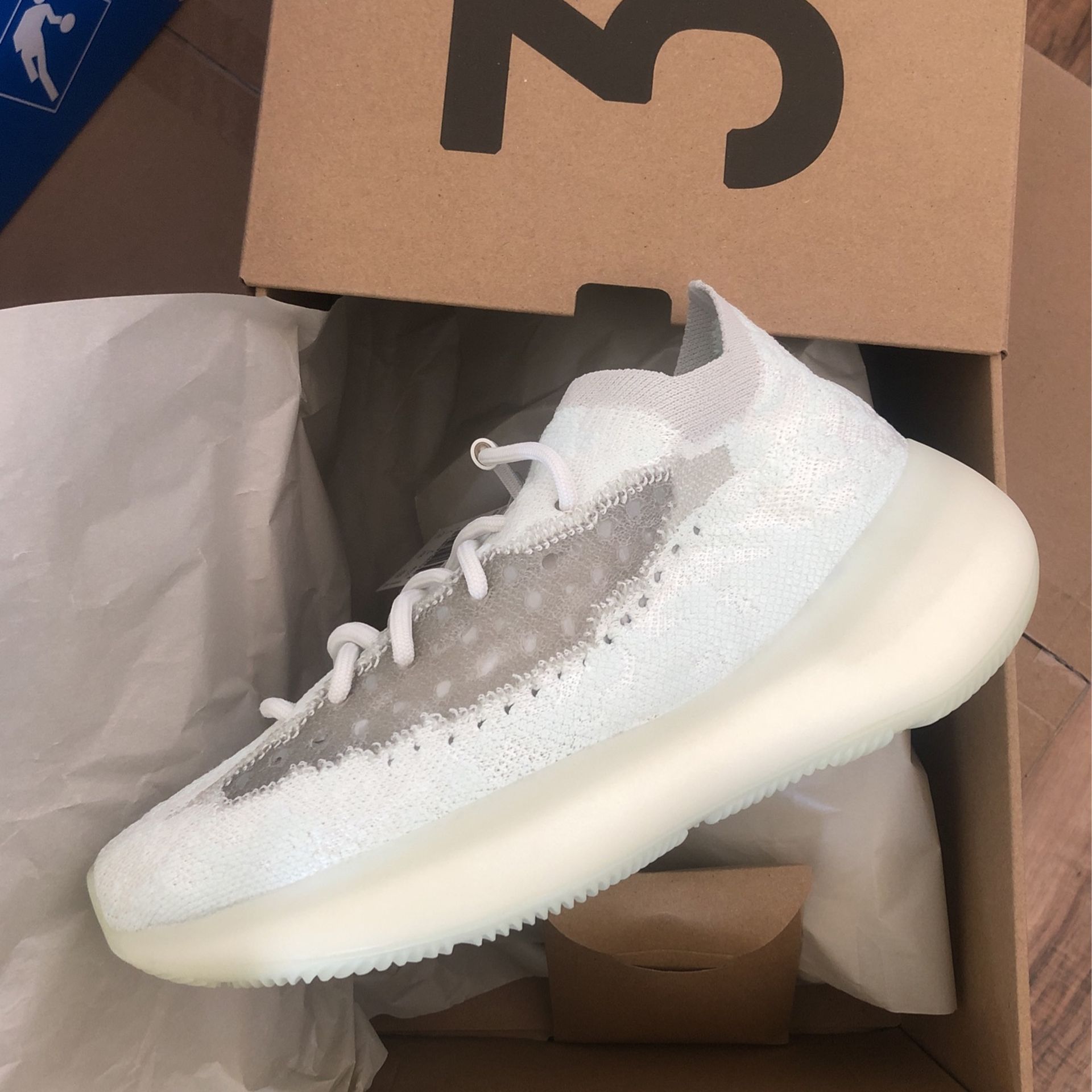 DS Yeezy 380 Calcite Glow Size