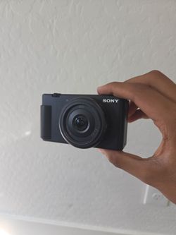 Sony ZV-1F Camera + extras!