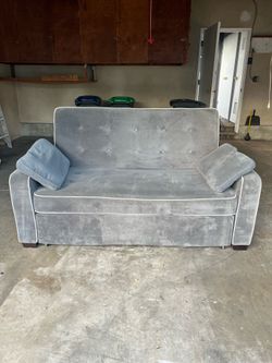 Jerome’s Queen Sleeper Sofa