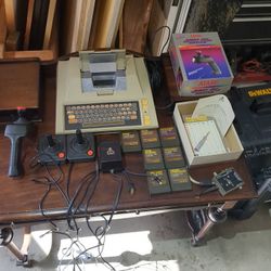 Mint ATARI 400 With Games And 3 Controllers