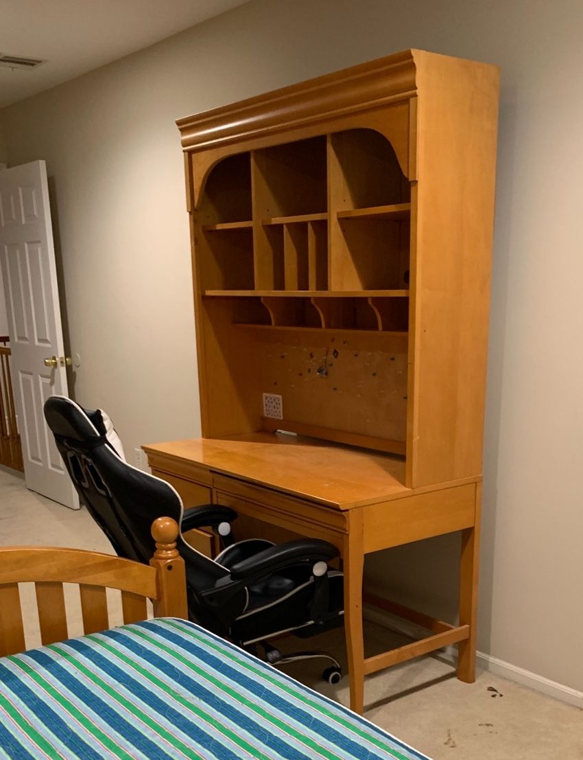 Stanley Kids/Adult’s Computer Desk With Hutch (2 Available)