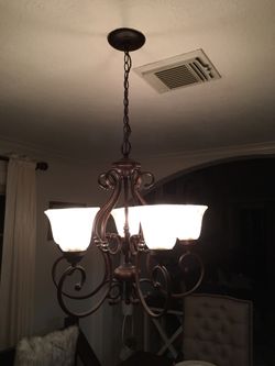 5 lights chandelier/ candil de 5 focos