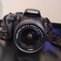 
📸 Canon EOS Rebel T3i Camera – Great Condition + Extras!
