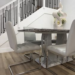 Dinning table for sale