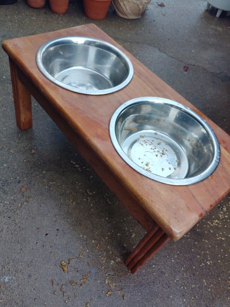 New Raised Dog Bowls 2 Qty Each