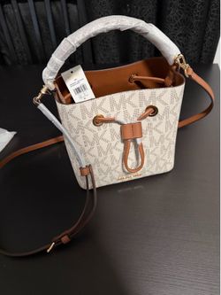 MK BUCKET CROSSBODY PURSE