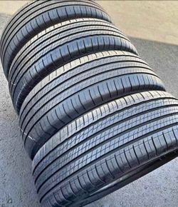 235 55 20 Michelin Tires Con 80% de Vida Las 4